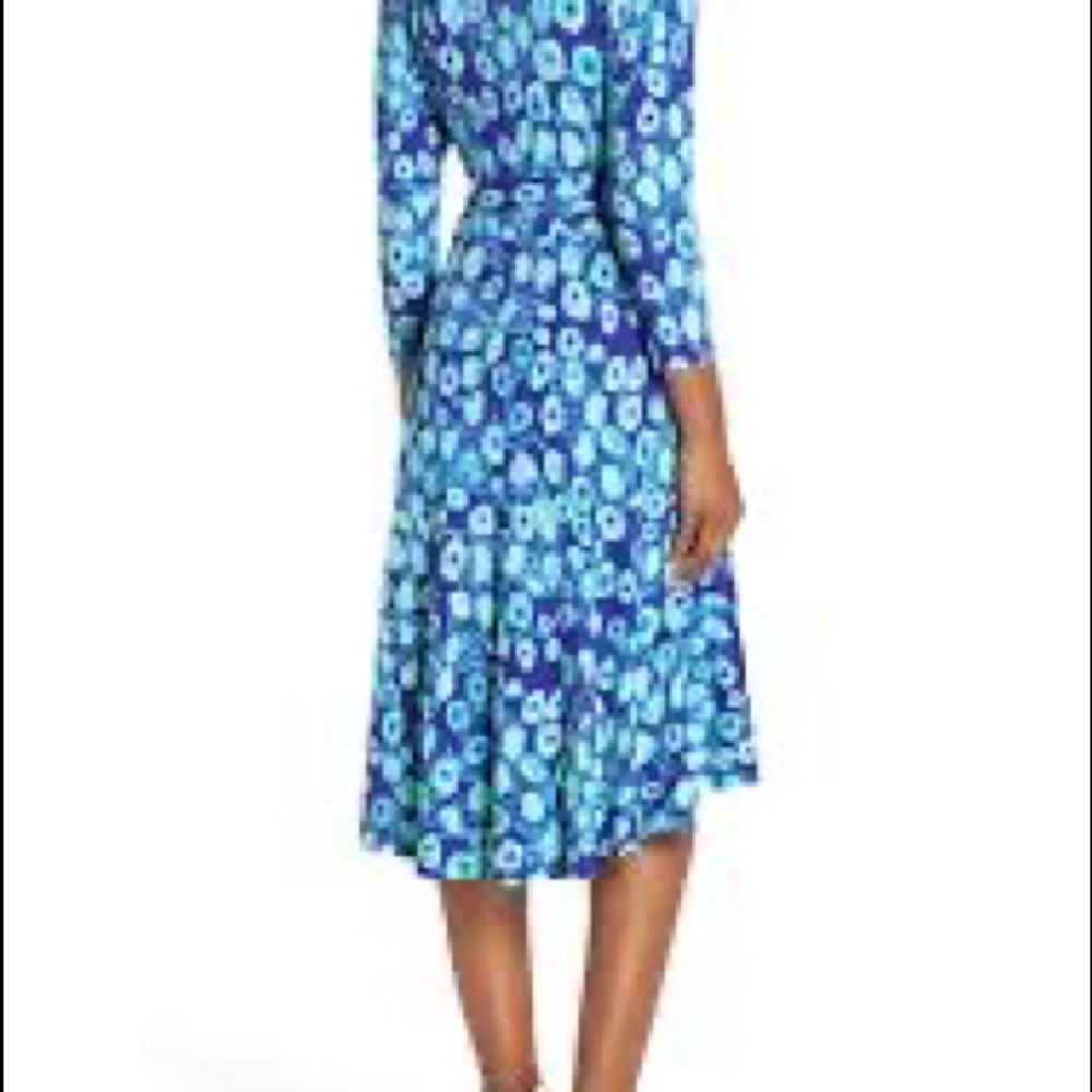 GORGEOUS Lilly Pulitzer Blue Floral Wrap Dress. LIKE NEW! - Picture 4 of 10